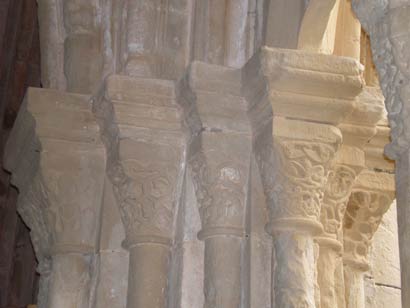 Capiteles