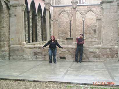 dentro del castillo